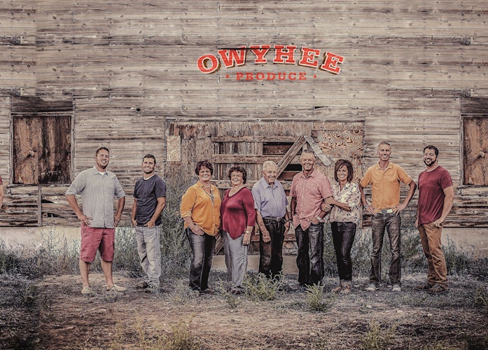 Agworld customer, Froerer Farms and Owyhee Produce, Nyssa, OR. Farmily in front of barn